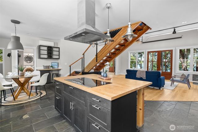 1863 Madrona Way, Coupeville, WA 98239