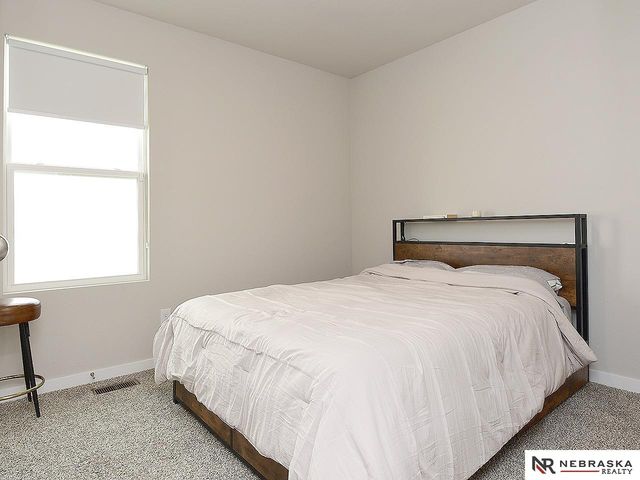 9408 Reynolds Street, Omaha, NE 68122