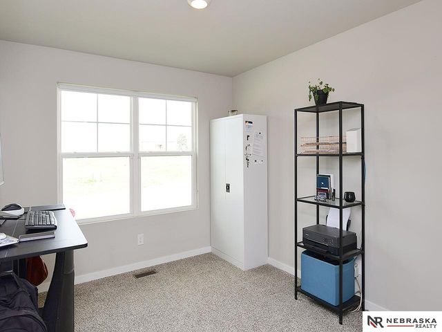 9408 Reynolds Street, Omaha, NE 68122