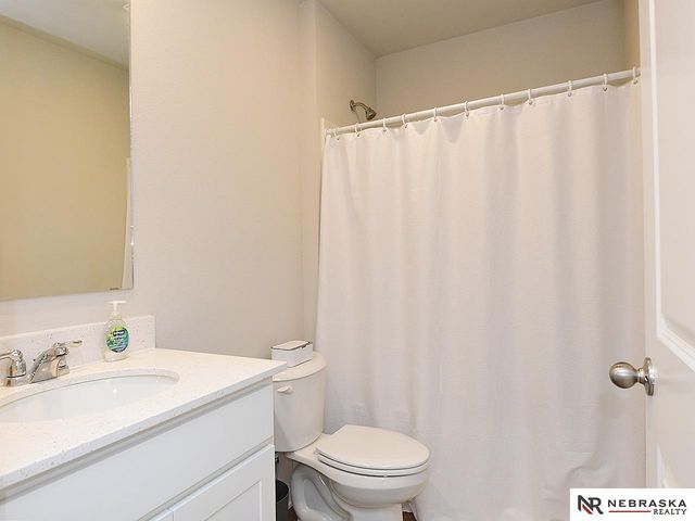 9408 Reynolds Street, Omaha, NE 68122