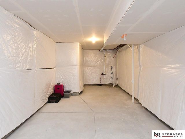 9408 Reynolds Street, Omaha, NE 68122