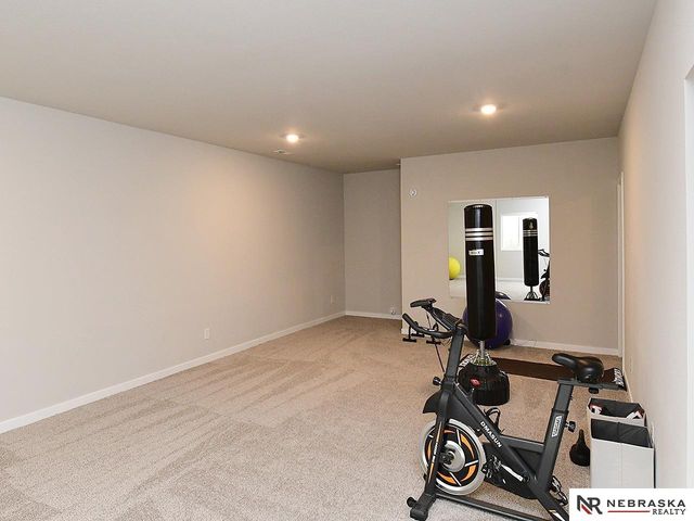 9408 Reynolds Street, Omaha, NE 68122