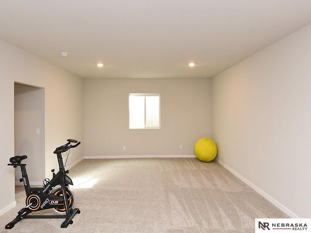 9408 Reynolds Street, Omaha, NE 68122