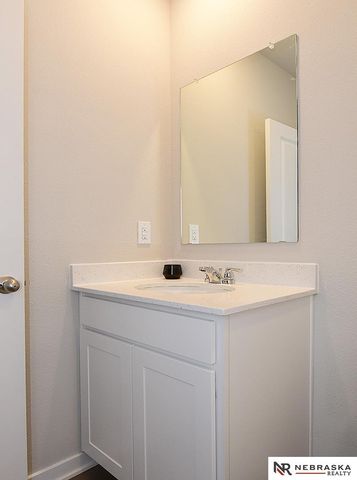 9408 Reynolds Street, Omaha, NE 68122