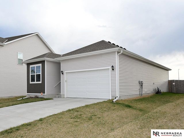 9408 Reynolds Street, Omaha, NE 68122