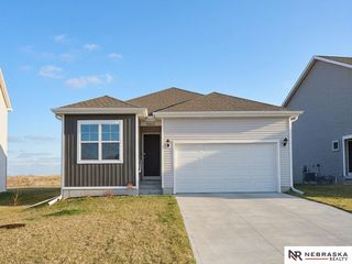 9408 Reynolds Street, Omaha, NE 68122