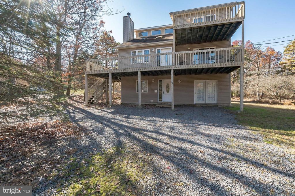 82 LINDBERGH CIR, Albrightsville, PA 18210