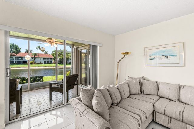 7408 Lake Meadow Way 101, Boynton Beach, FL 33437