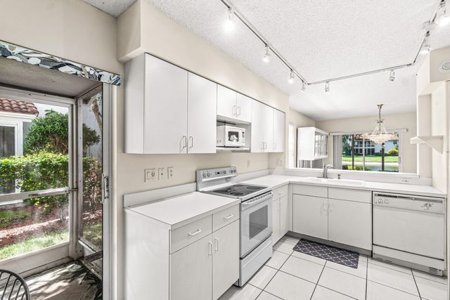 7408 Lake Meadow Way 101, Boynton Beach, FL 33437