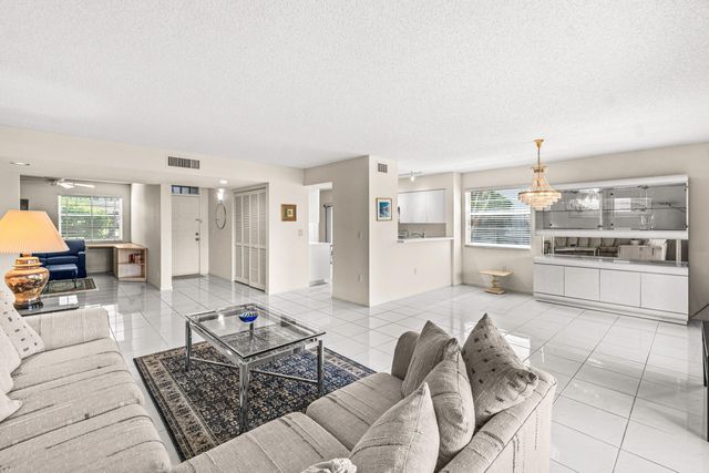 7408 Lake Meadow Way 101, Boynton Beach, FL 33437