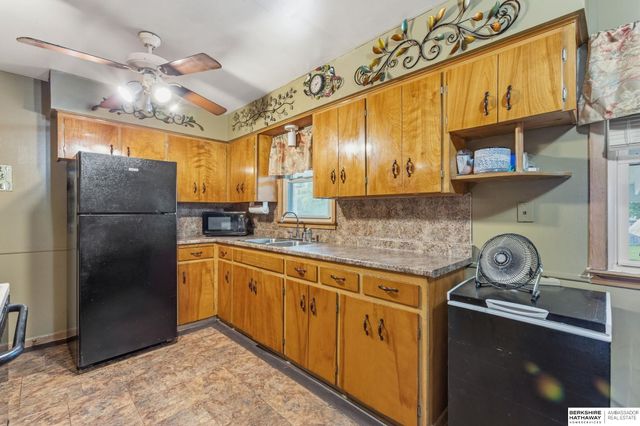 4913 N 58 Street, Omaha, NE 68104
