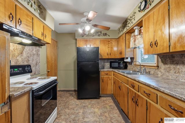 4913 N 58 Street, Omaha, NE 68104