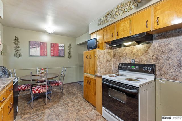 4913 N 58 Street, Omaha, NE 68104