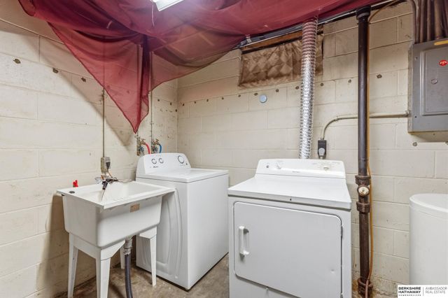 4913 N 58 Street, Omaha, NE 68104