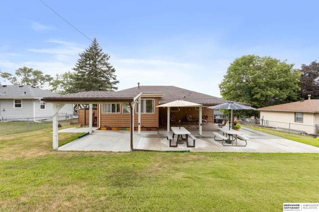 4913 N 58 Street, Omaha, NE 68104