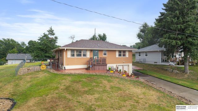 4913 N 58 Street, Omaha, NE 68104