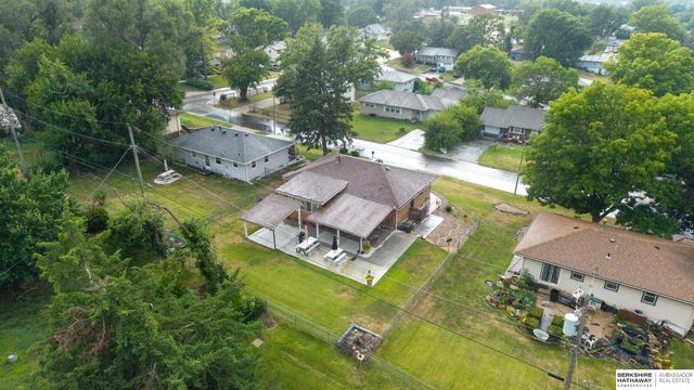 4913 N 58 Street, Omaha, NE 68104