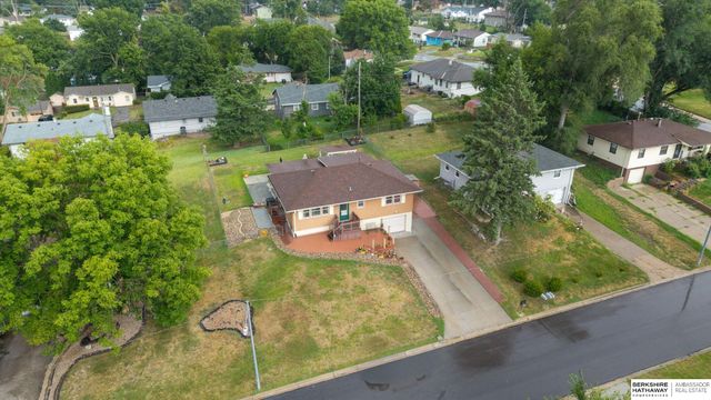 4913 N 58 Street, Omaha, NE 68104
