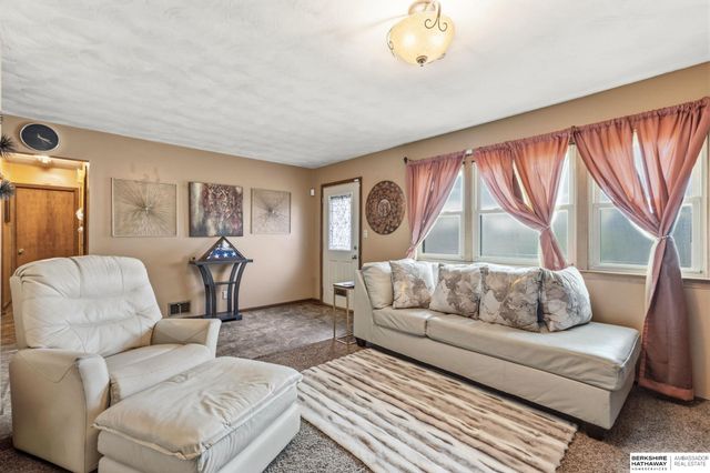 4913 N 58 Street, Omaha, NE 68104