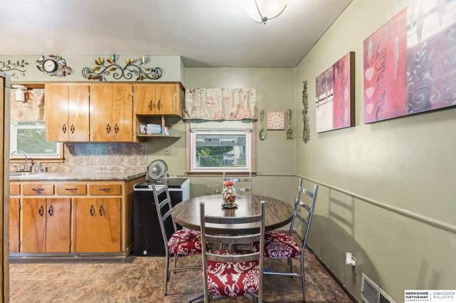 4913 N 58 Street, Omaha, NE 68104