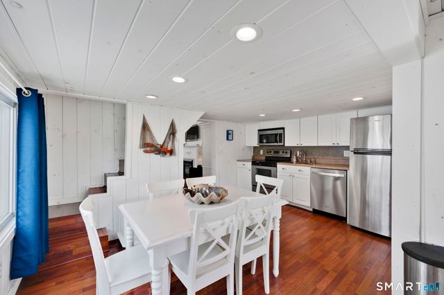 96 Chalker Beach Road, Old Saybrook, CT 06475