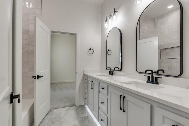 3049 Deer Run Trail, Guthrie, OK 73044