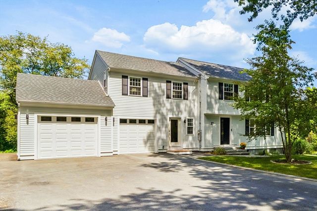 27 Maple St, Carlisle, MA 01741