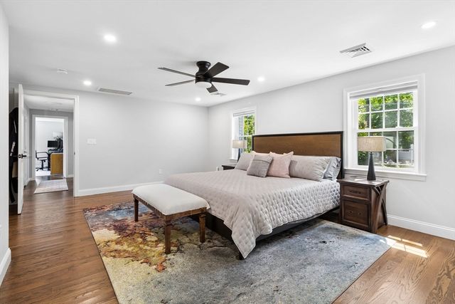 27 Maple St, Carlisle, MA 01741