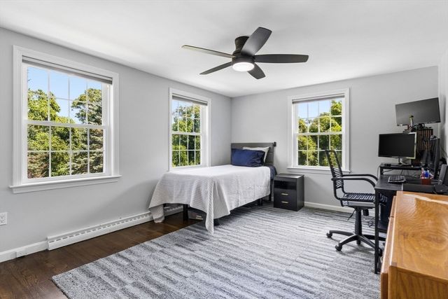27 Maple St, Carlisle, MA 01741