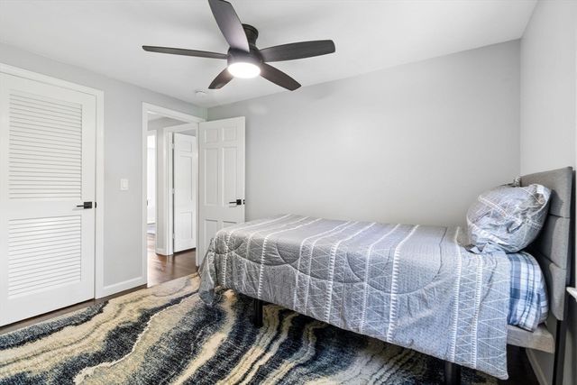 27 Maple St, Carlisle, MA 01741