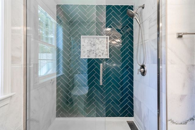 27 Maple St, Carlisle, MA 01741