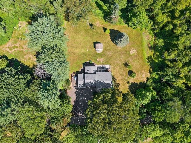 27 Maple St, Carlisle, MA 01741