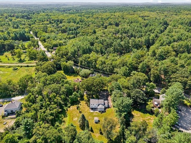 27 Maple St, Carlisle, MA 01741