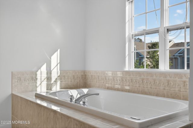 60 Wlodarczyk Place, Parlin, NJ 08859