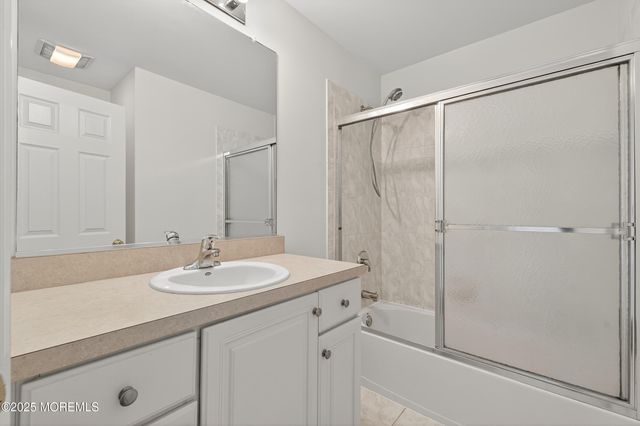 60 Wlodarczyk Place, Parlin, NJ 08859