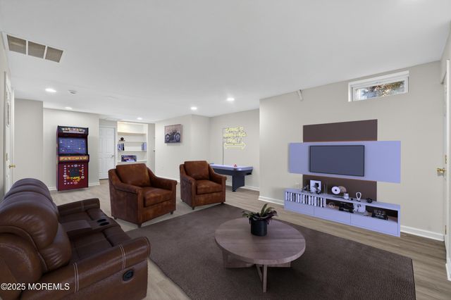 60 Wlodarczyk Place, Parlin, NJ 08859