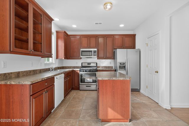 60 Wlodarczyk Place, Parlin, NJ 08859