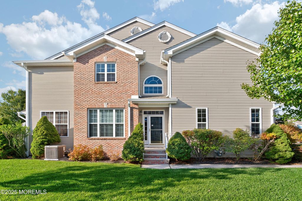 60 Wlodarczyk Place, Parlin, NJ 08859