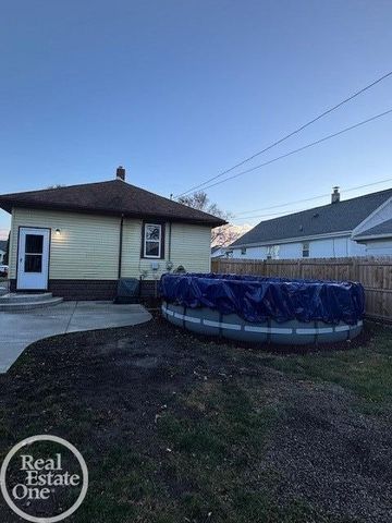 1617 Francis Street, Port Huron, MI 48060