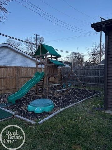 1617 Francis Street, Port Huron, MI 48060