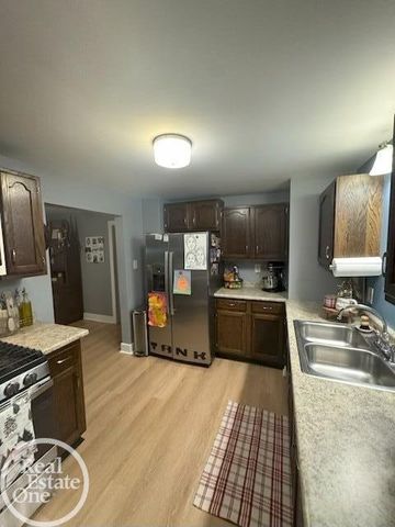 1617 Francis Street, Port Huron, MI 48060