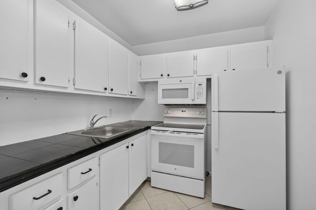 79 CHATHAM D, West Palm Beach, FL 33417