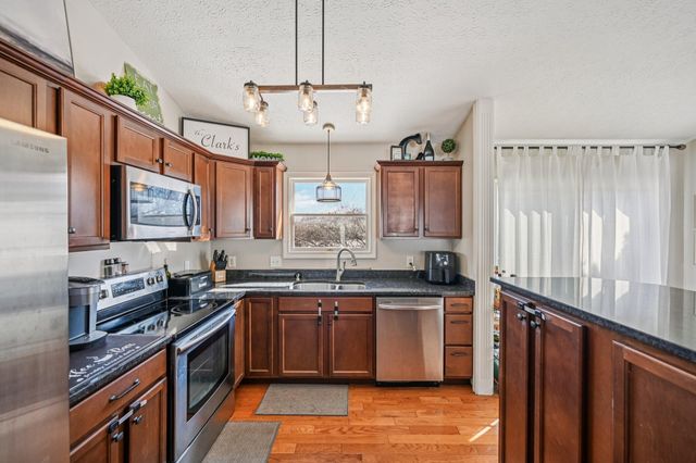 2300 Maribeth Place, Grove City, OH 43123