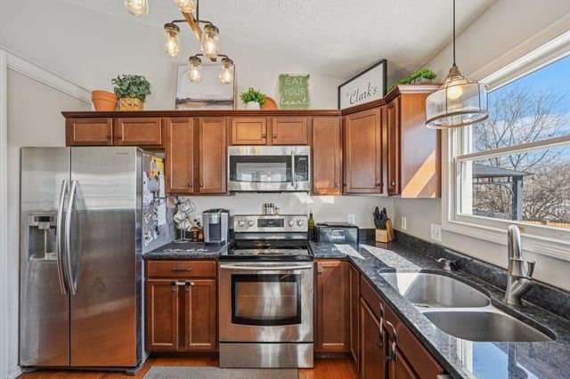 2300 Maribeth Place, Grove City, OH 43123