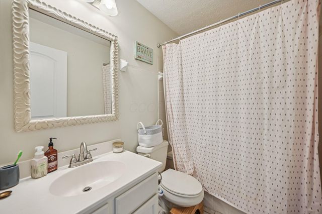 2300 Maribeth Place, Grove City, OH 43123