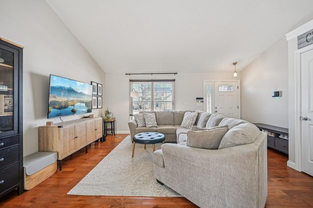 2300 Maribeth Place, Grove City, OH 43123