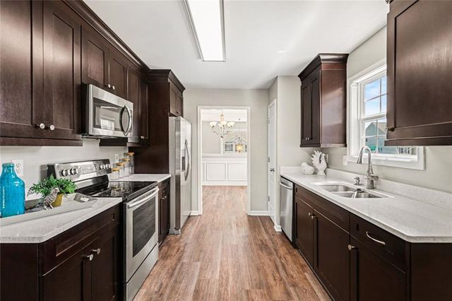 600 Nine Oaks Court, Villa Rica, GA 30180