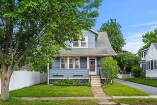29 Newcastle Road, Peabody, MA 01960