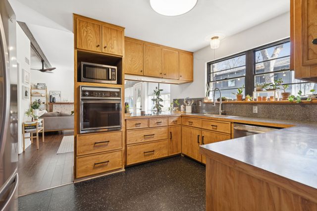 10324 Lake Gardens Drive, Dallas, TX 75218