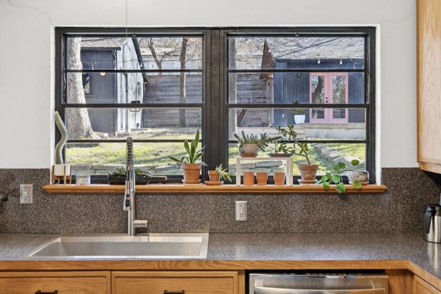 10324 Lake Gardens Drive, Dallas, TX 75218